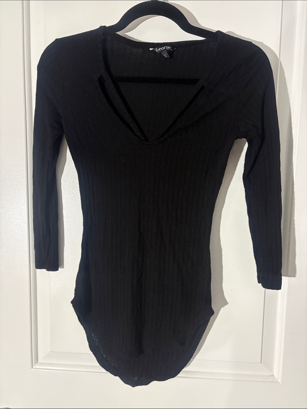 George Black Ribbed V-Neck